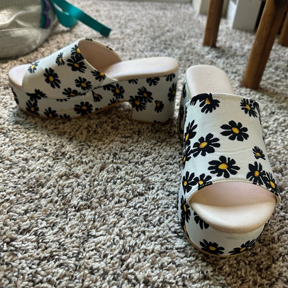 Altr’d State Daisy Heeled Clogs - Picture 3 of 6